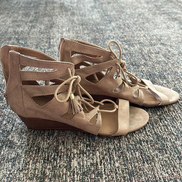 Nude lace up sandals - Picture 4 of 6